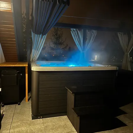 Rabczanski Taras Z Jacuzzi I Otwieranym Dachem Rabka-Zdrój